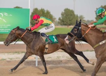 بقيادة الفارس حمد البوسعيدي.. “صلب” ينتزع الصدارة في سباق الخيل بدبي