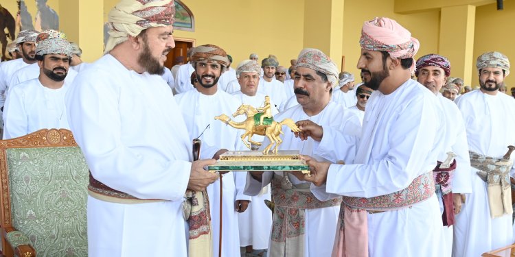 السيد أسعد بن طارق في ختام مهرجان البشائر للهجن: الحدث يتطور بدعم جلالة السلطان، ويأخذ المنطقة إلى تاريخ جديد