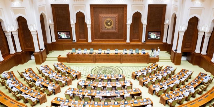 “الشورى” يناقش قانون مشروعي “مكافحة الاتجار بالبشر” و “التنظيم العقاري”