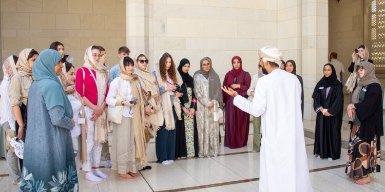 وفد تربوي كرواتي يزور مدارس سلطنة عُمان المنتسبة لليونسكو