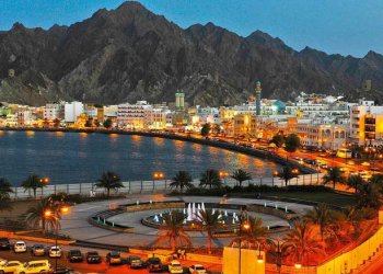 عُمان الحاضر والمستقبل: وجهة سياحية مستدامة