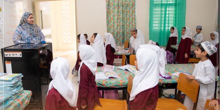 توزيع نحو 20 ألف جهاز حاسب آلي على عدد من المدارس