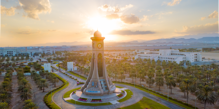 جامعة السلطان قابوس تُحقّق تقدمًا في تصنيف كيو إس العالمي في تخصصي هندسة النفط والتمريض