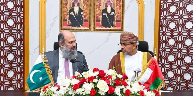سلطنةُ عُمان وباكستان تبحثان تعزيز مجالات التعاون في المجال الزراعي