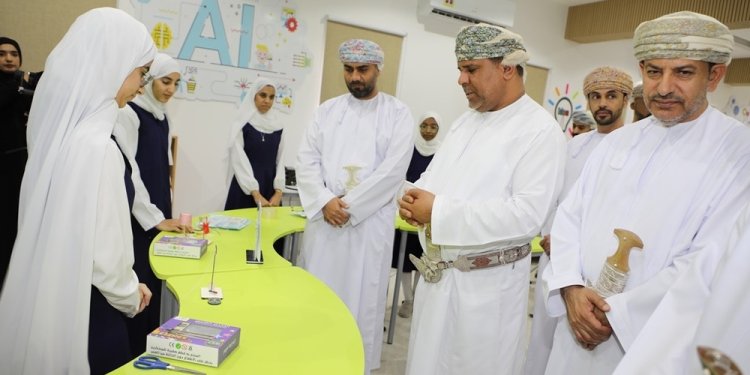 تعليمية الداخلية تفتتح 3 مختبرات للابتكار والروبوت
