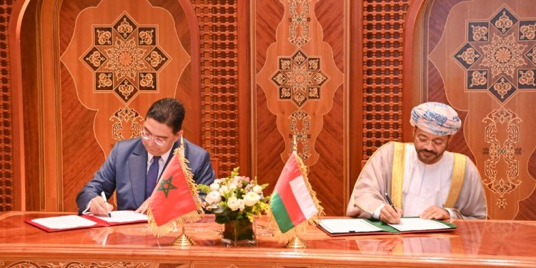 اللجنة العُمانية المغربية المشتركة تؤكد عمق الشراكة وتوقّع مذكرات تفاهم في مجالات حيوية