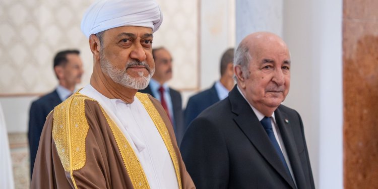 لقاء ثنائي بين جلالة السلطان المعظم وفخامة الرئيس الجزائري بمقرّ رئاسة الجمهوريّة