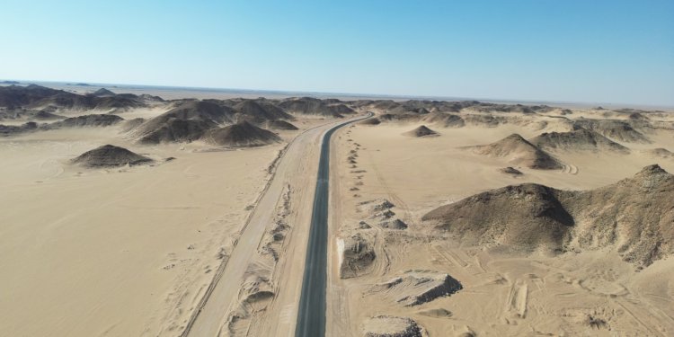 شريان تنموي جديد .. اكتمال رصف 90 كم من طريق المزيونة نحو ميتن
