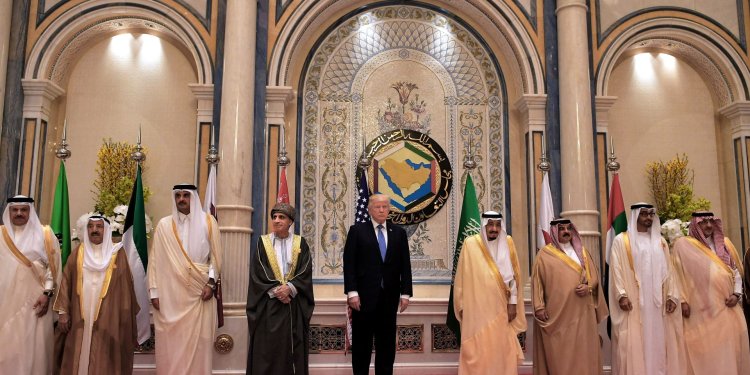 القمة الخليجية الأمريكية تتجدد في الرياض وسط تحديات إقليمية مُعقّدة.. هل ستثمر الجهود ؟