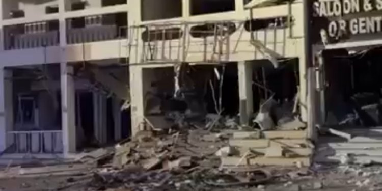 وفاة شخصين في حادث انهيار مبنى في بوشر ناتج عن انفجار غاز