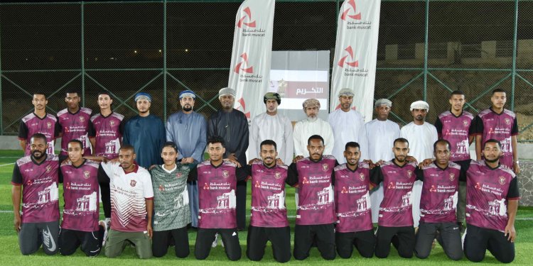 فريق الرهيب بولاية صور ينظم لقائمة المستفيدين من برنامج “الملاعب الخضراء”