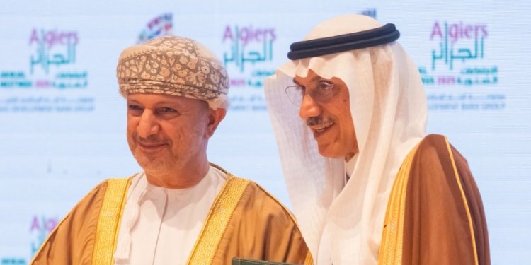 سلطنة عُمان توقّع عددًا من الاتفاقيات مع مجموعة البنك الإسلامي للتنمية