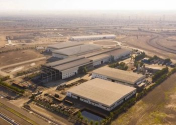 التحول نحو الطاقة النظيفة: كيف يسهم مصنع يونايتد سولار في دعم رؤية عمان 2040؟