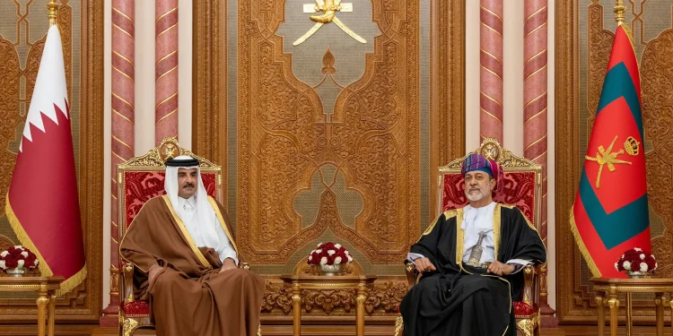 جلالة السُّلطان المعظم يهنّئ أمير دولة قطر