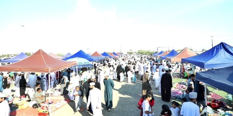 مظاهر العيد تتجلى: بدء “الهبطات” بولايات شمال الباطنة