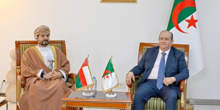 لقاء عماني جزائري يبحث سبل تعزيز التعاون الاقتصادي والاستثماري