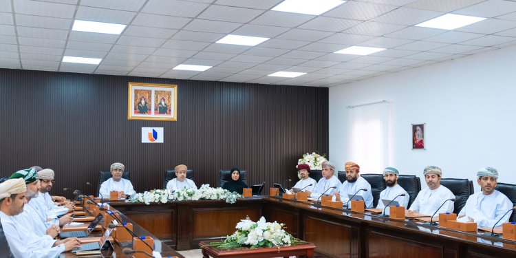 اعتمادٌ يزفّ الحصاد: المجلس الأكاديمي يُقرّ نتائج 2500 خريج في جامعة التقنية والعلوم التطبيقية