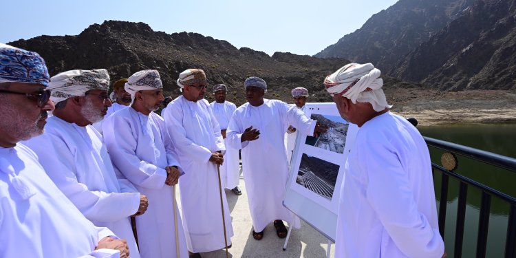 الحبسي يزور مشاريع تنموية في محافظة الظاهرة