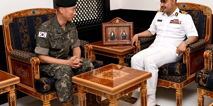 الرحبي يستقبل مسؤولاً عسكريًا كوريًا لبحث القضايا المشتركة