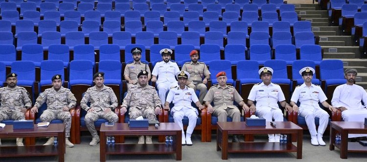 وفدٌ عسكري سعودي يزور مركز الأمن البحري