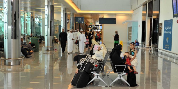 مطار صلالة يسجّل ارتفاعًا بعدد المسافرين مقارنةً بالعام الماضي