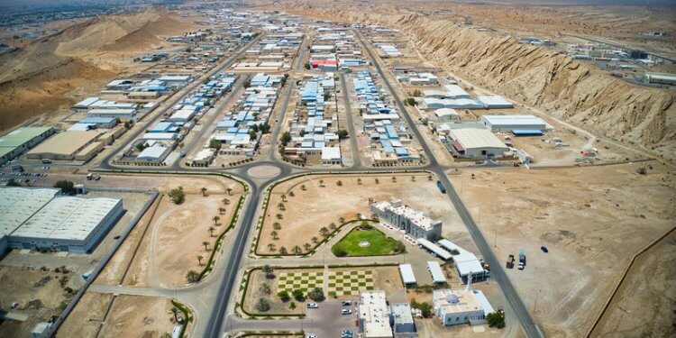 تحسن مؤشرات الأداء الاقتصادي والتجاري في المحافظات.. ومسقط تتصدر بعدد السجلات والمستثمرين