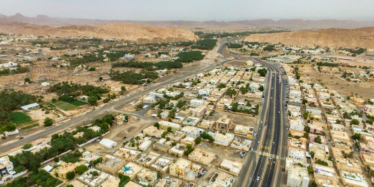 خريف ظفار ينعش عبري.. إقبال خليجي يرفع إشغال الفنادق إلى 100%