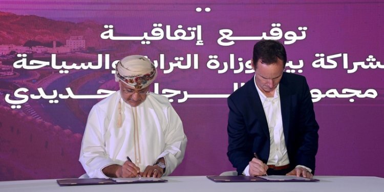 لتعزيز الترويج السياحي لسلطنة عُمان ..التوقيع على شراكة مع مجموعة الرجل الحديدي