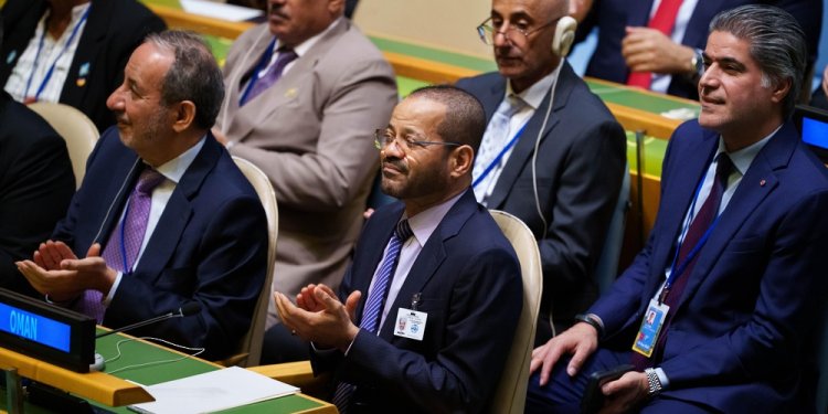 سلطنة عمان تؤكد التزامها بالعمل الدولي المشترك لتحقيق الأمن والازدهار في الدورة الـ80 للجمعية العامة للأمم المتحدة