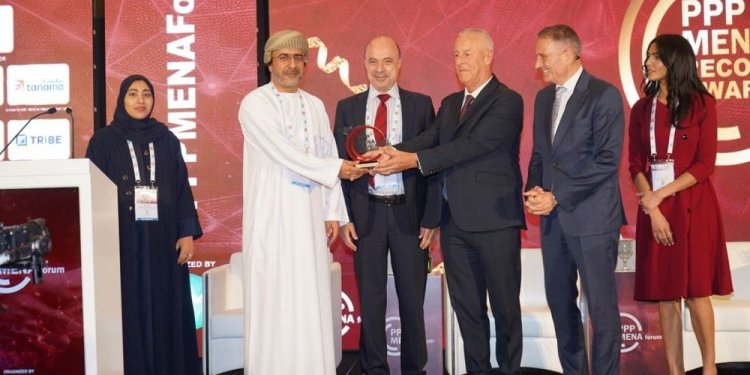 مركز التعافي بصحار يحصد جائزة إقليمية كأفضل مشروع نوعي للتعافي