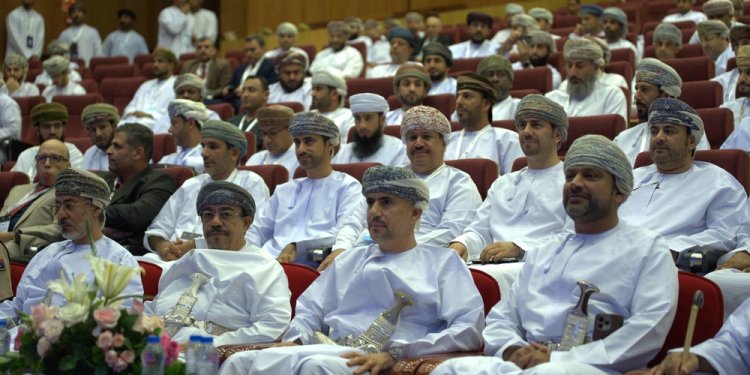 بدء أعمال مؤتمر “التشريعات والتحول الرقمي في القطاع الصحي” بمسقط