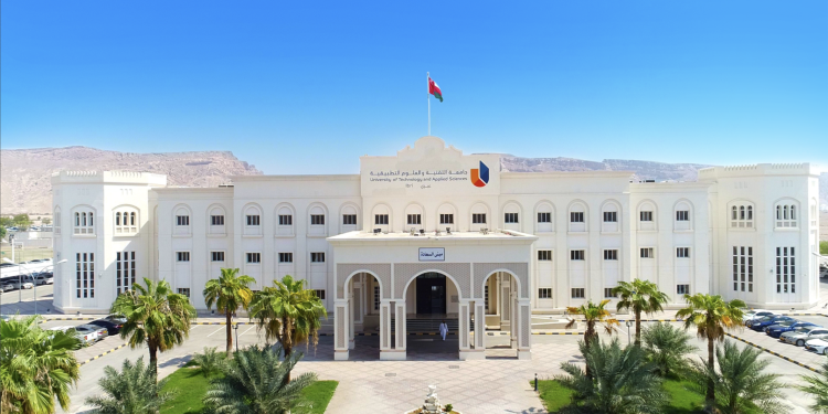 جامعة التقنية والعلوم التطبيقية بعبري تطلق ورشة متخصصة في الكتابة والنشر الأكاديمي