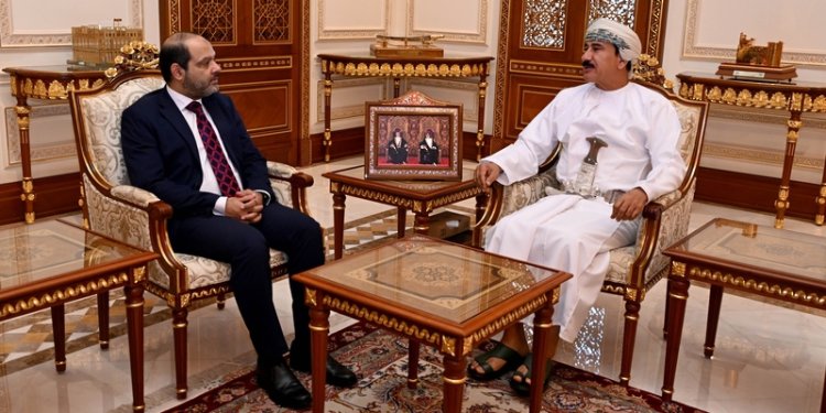 النعماني يستقبل السفير الباكستاني المعتمد لدى سلطنة عُمان
