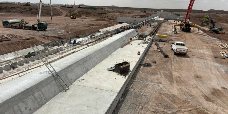 86% نسبة إنجاز مشروع سد وادي سال للتغذية الجوفية بجعلان بني بو علي