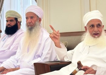 من محراب القرآن إلى تكريم السلطان: الشيخ حمود الصوافي.. بصيرةٌ لا تُطفأ أنارت طريق الأجيال