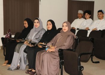 “المرأة العمانية” تنظّم برنامجاً توعوياً عن الحوادث وطرق الإطفاء