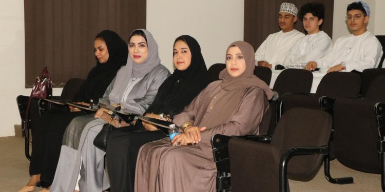 “المرأة العمانية” تنظّم برنامجاً توعوياً عن الحوادث وطرق الإطفاء