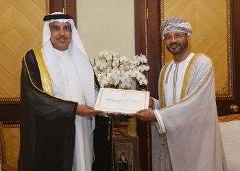 جلالةُ السُّلطان يتلقّى رسالةً خطيّةً من ملك البحرين