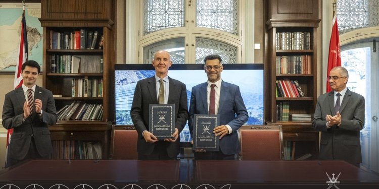 شراكة علمية واعدة لتوثيق كنوز النباتات العُمانية بين حديقة النباتات ومجلس أمناء الحدائق الملكية