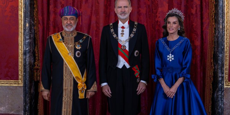 جلالة السلطان يلتقي مع عددٍ من كبار رجال الأعمال الإسبان
