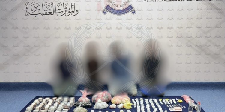 القبض على 4 آسيويين بحوزتهم مخدرات بقصد الاتجار والتعاطي