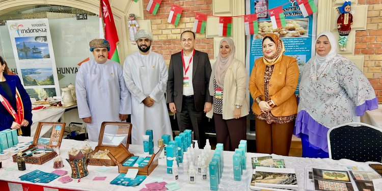 سلطنة عُمان في قلب بودابست.. ملتقى الثقافة العُمانية يجذب اهتمام الدبلوماسيين والجمهور في العاصمة المجرية