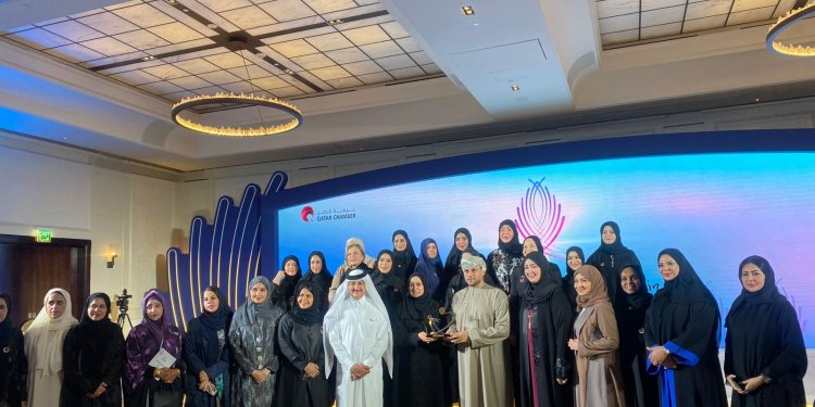 حضورٌ لافت لأكاديمية المرأة العُمانية في منتدى الخليجيات بالدوحة
