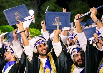 الأرقام تتحدث: 3106 حلمًا يتحقّق .. جامعة السلطان قابوس تحتفل بتخريج الدفعة الـ36