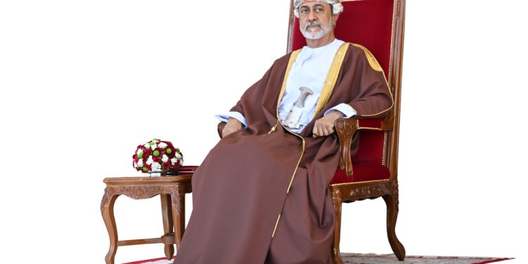 جلالةُ السُّلطان المعظّم القائدُ الأعلى يشملُ برعايته الاستعراض العسكريَّ الكبير، واستعراض الأسطول البحري