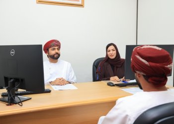 وزارةُ العمل تُجري مقابلات للباحثين عن عمل بمختلف المحافظات