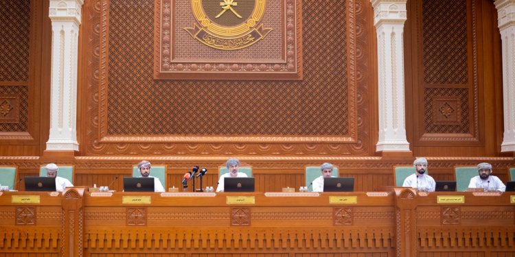 مشروع الموازنة العامة وخطة التنمية الخمسية الـ 11 على طاولة أعضاء مجلس الشورى