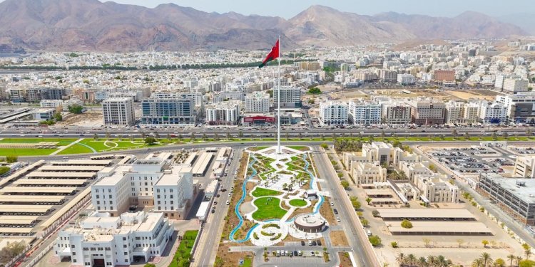 محافظةُ مسقط تواصل نهضتها التنموية.. مشروعات نوعية تعزز البنية الأساسية والتحول الرقمي وترتقي بجودة الحياة