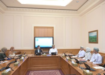 مجلس الدولة وخبراء صندوق النقد الدولي يبحثون التطورات المالية والاقتصادية والإصلاحات المرتبطة برؤية عُمان 2040