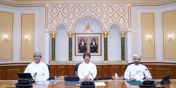 المجلس البلدي بمسقط يستعرض تحديثات النطاق العريض ومبادرات «أيادي» ومسابقة «الحي»